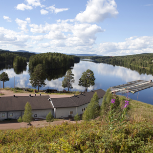 Vy över Älvdalslax fiskodling